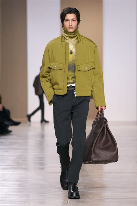 hermes collezione autunno inverno 2021|HERMÈS sfilata moda uomo autunno inverno 2021 2022 fashion .